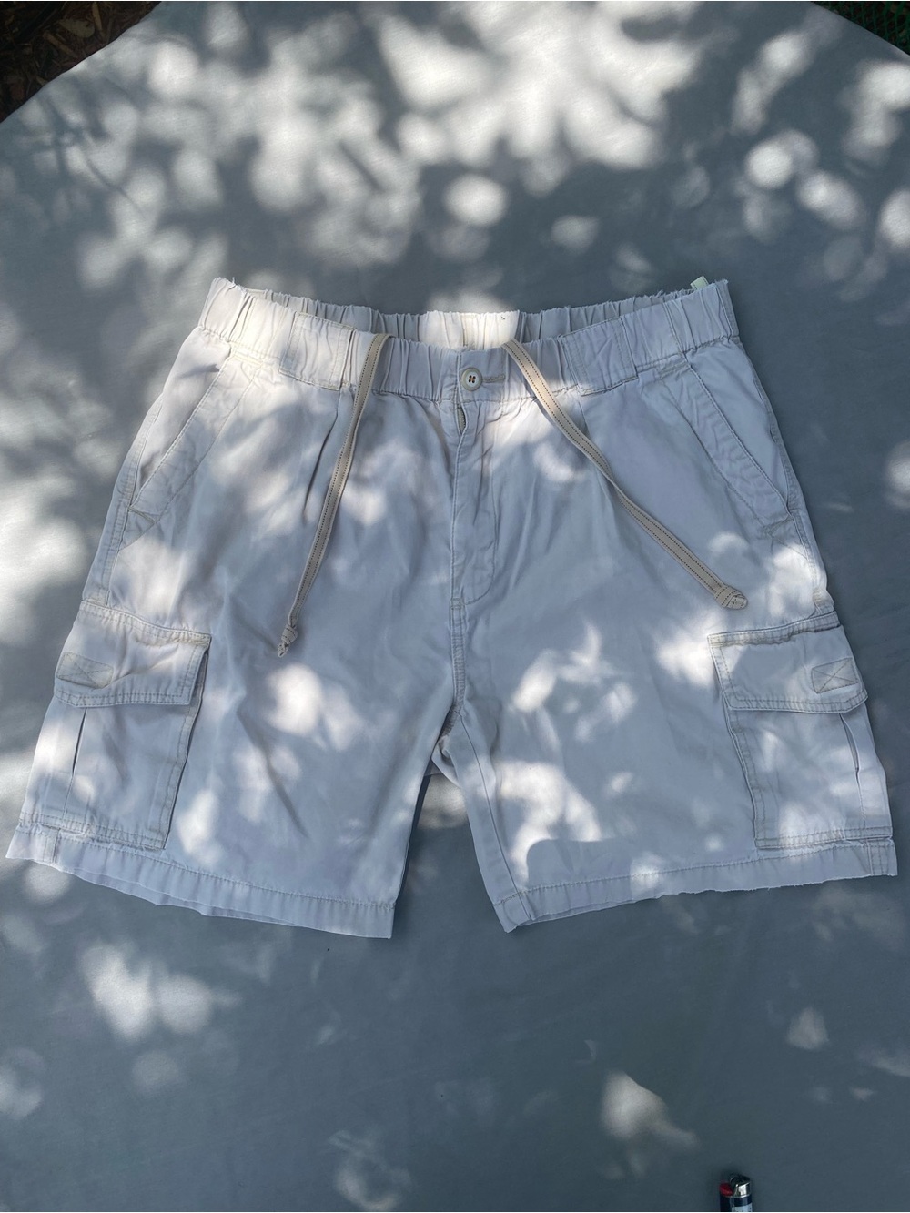 Tommy Bahama Light Cargo Shorts in White